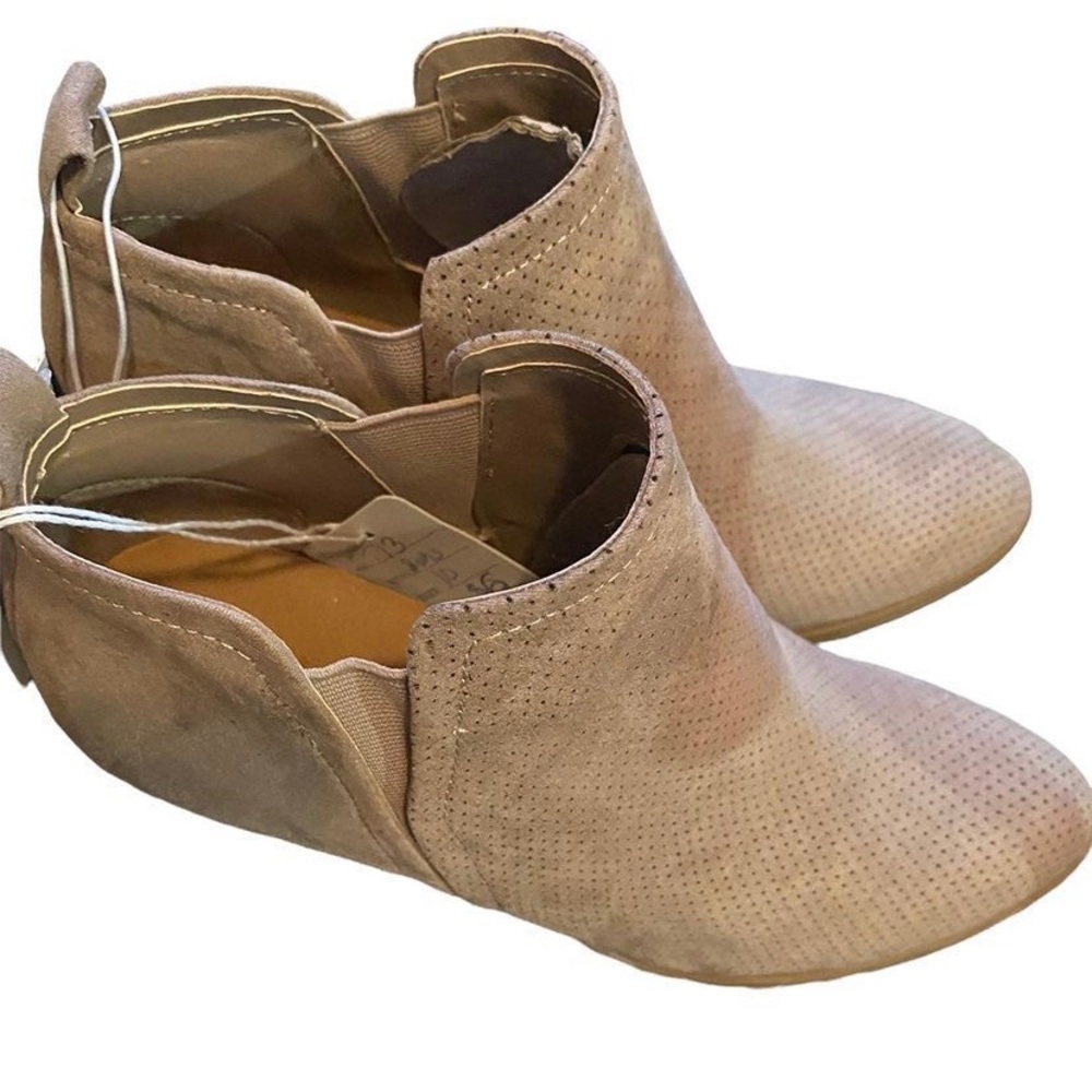 Booties size 10 women universal thread brand